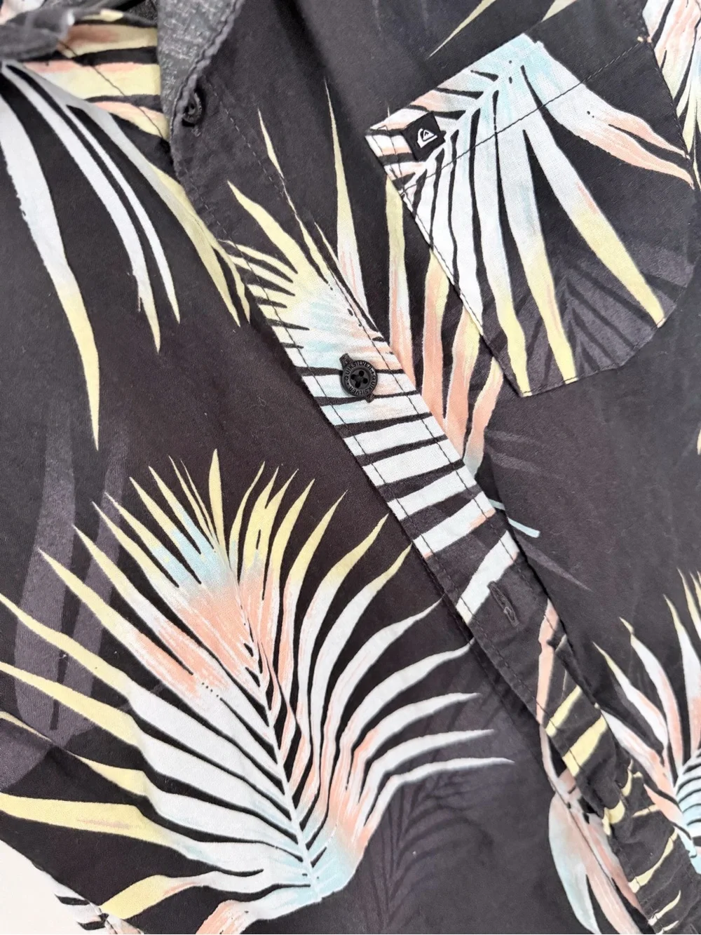 Quiksilver Black Short-Sleeve Tropical Button-Up Shirt with Pastel Leaf Print